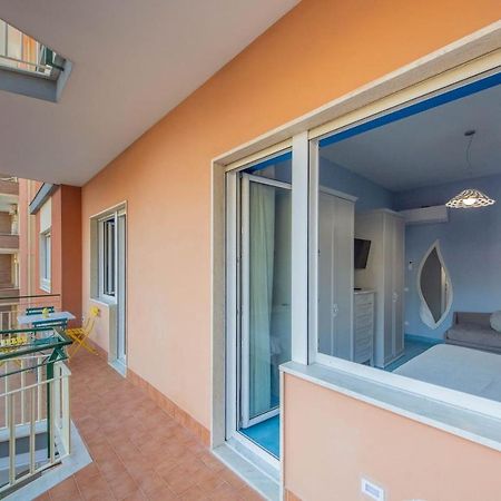 La Casa Del Poeta - Appartamento Positano Maiori Exterior photo